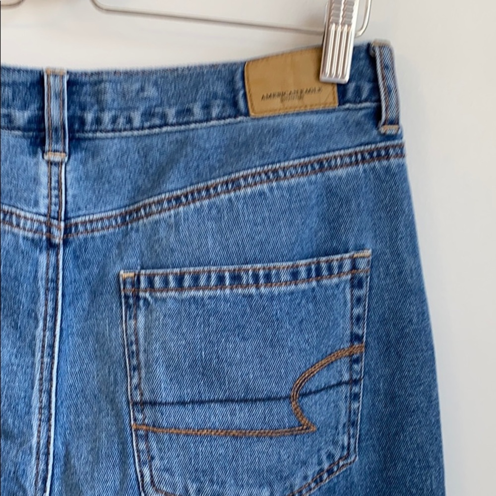 American Eagle Mom Jeans SZ 8 short - Picture 6 of 9